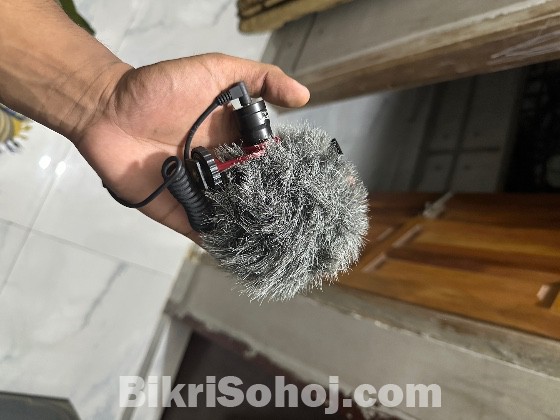 Canon EOS 600D + 18-135mm IS STM Lens + Boya Mic ++ Carry ba